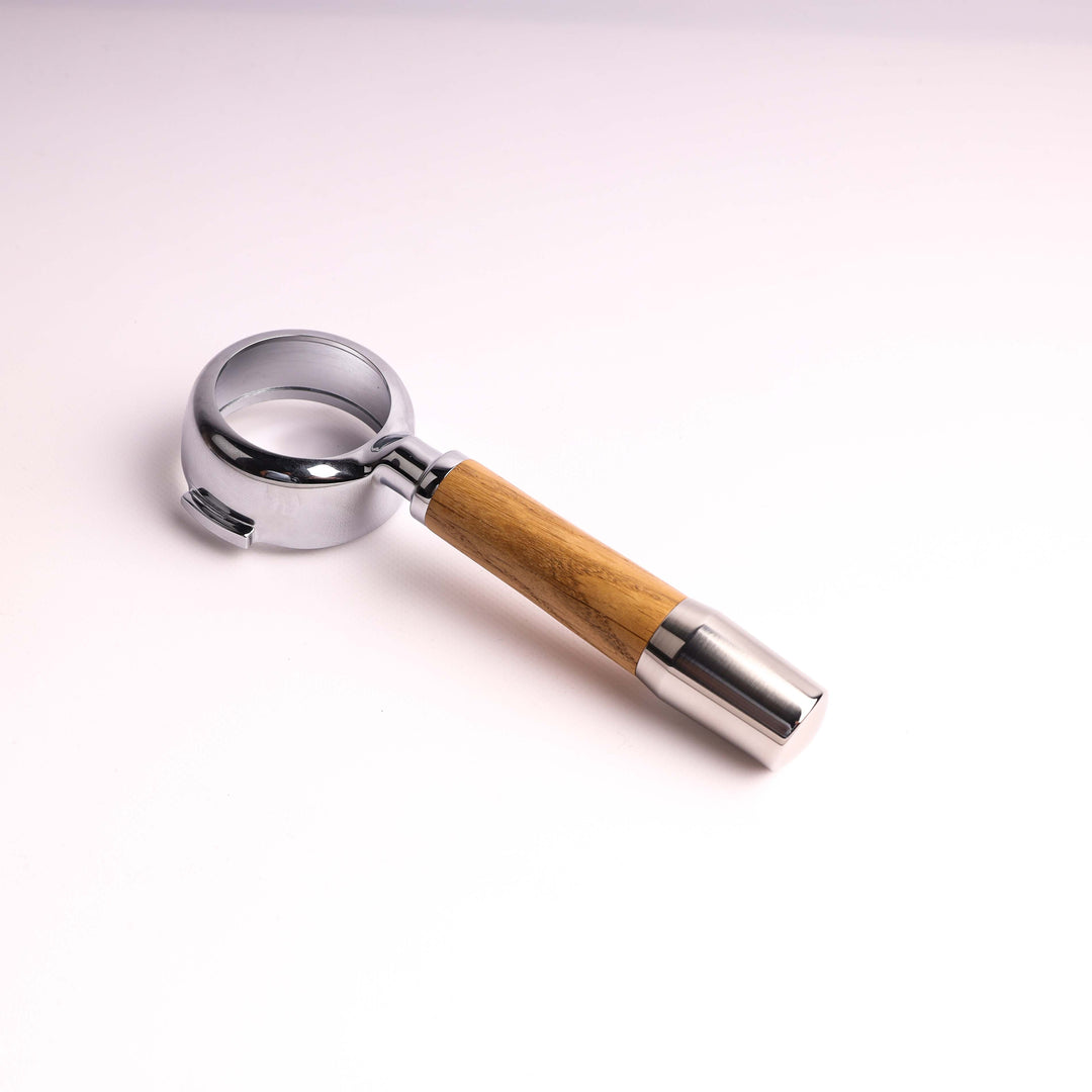 ECM style handle with bottomless portafilter